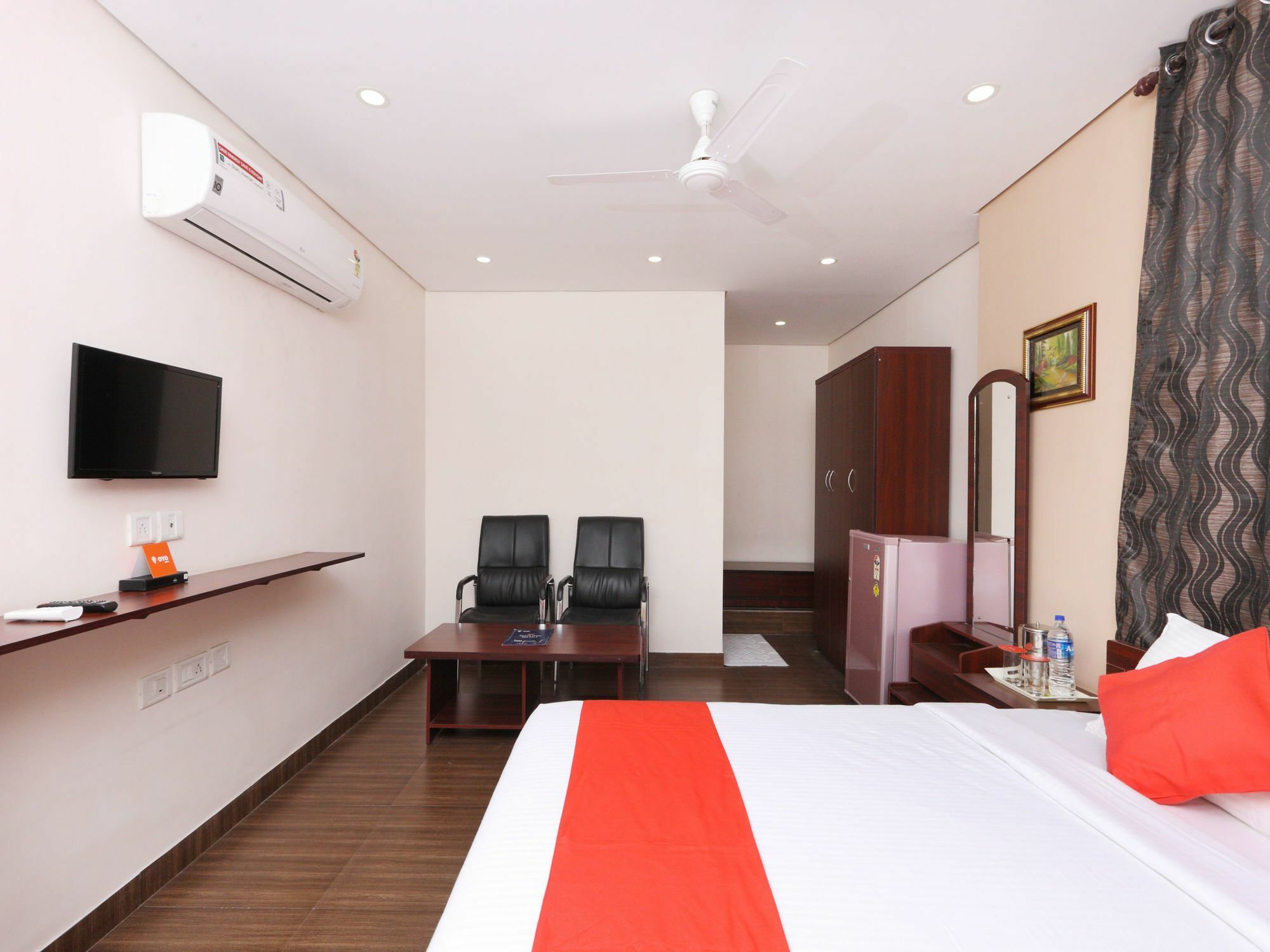 Hotel Oyo 1001 Palmtree Corporate Anna Nagar à Chennai Extérieur photo